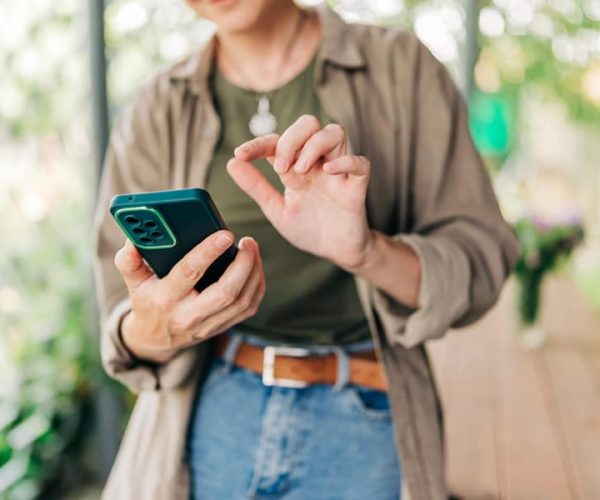 How to Choose the Perfect Pre-Owned Smartphone Tablet or Smartwatch